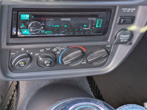 Used 2001 Plymouth Prowler image 16