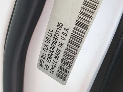 Used 2025 Jeep Grand Cherokee L Limited AWD/4WD image 32