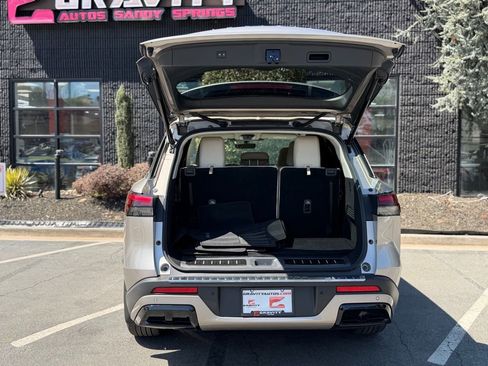 Used 2023 INFINITI QX60 Luxe image 18