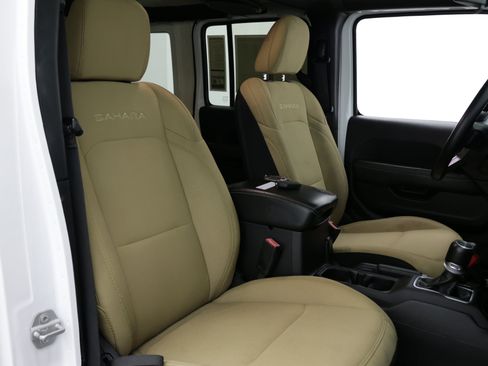 Used 2020 Jeep Wrangler Unlimited Sahara AWD/4WD image 35