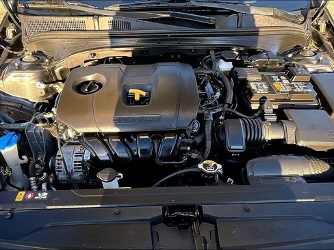 Certified 2024 Kia Forte LXS image 9