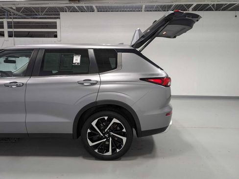 Used 2022 Mitsubishi Outlander SE AWD/4WD image 11
