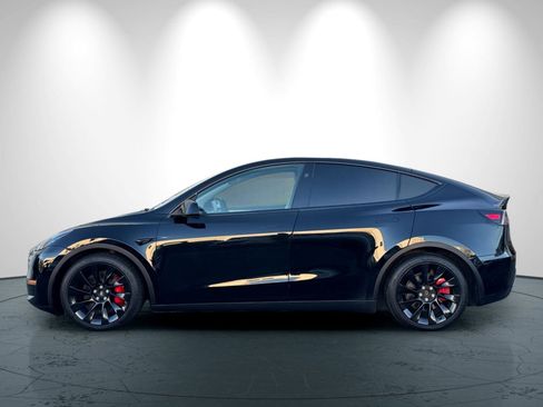 Used 2023 Tesla Model Y Performance image 7