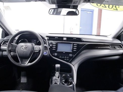 Used 2020 Toyota Camry LE image 16