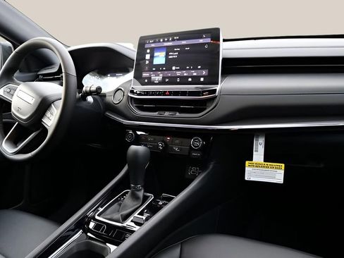 New 2026 Jeep Compass Latitude image 18