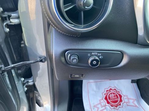 Used 2025 Chevrolet Blazer LT image 19