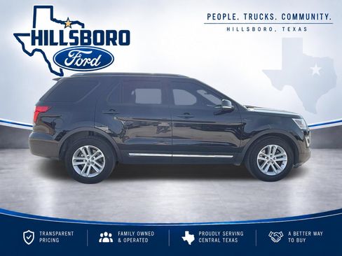 Used 2017 Ford Explorer XLT w/ Equipment Group 202A FWD image 4