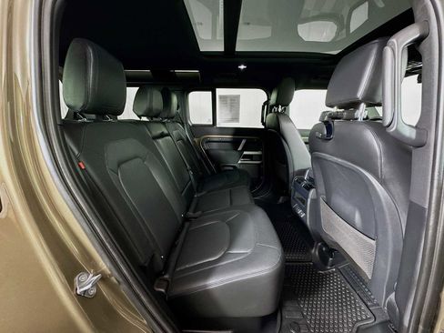 Used 2023 Land Rover Defender 110 X-Dynamic SE image 26