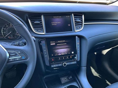 Certified 2025 INFINITI QX50 Pure image 9
