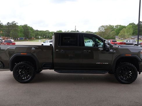 Used 2023 GMC Sierra 2500 AT4 image 4