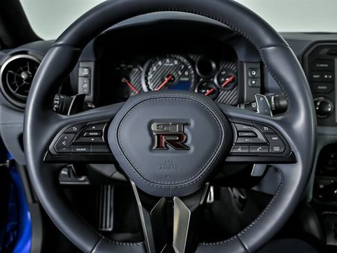 Used 2020 Nissan GT-R Premium AWD/4WD image 28