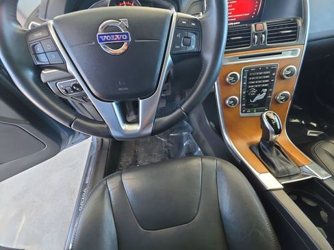 Used 2017 Volvo XC60 T6 Inscription w/ Preferred Option Package image 11