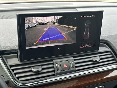 Used 2023 Audi Q5 2.0T Premium w/ Convenience Package image 30