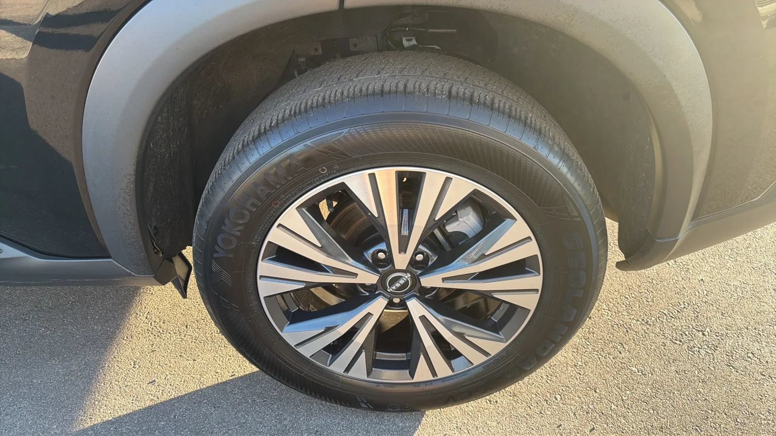 Used 2023 Nissan Rogue SV FWD image 10