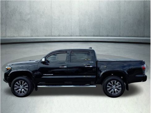 Used 2021 Toyota Tacoma Limited image 9