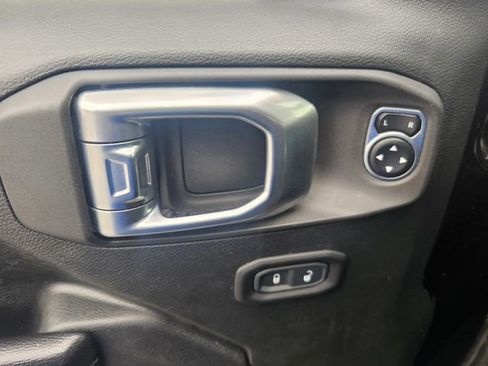 Used 2020 Jeep Wrangler Unlimited Sport S image 25