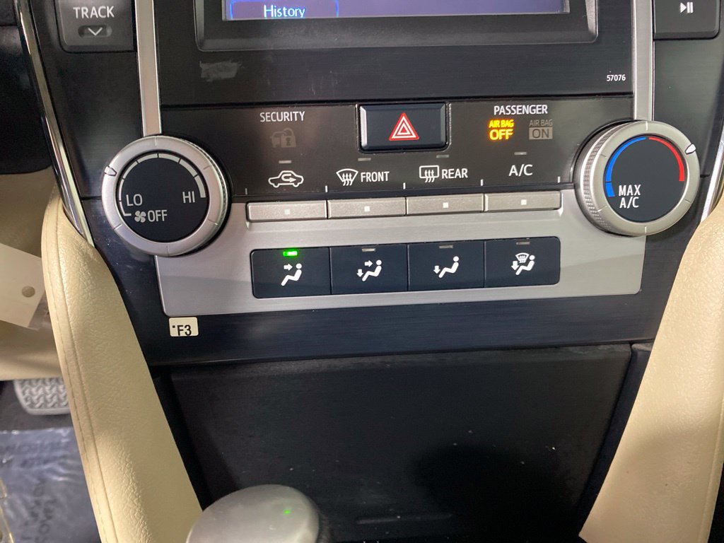 Used 2013 Toyota Camry LE FWD image 20