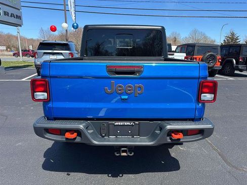 Used 2023 Jeep Gladiator Mojave w/ Cold Weather Group AWD/4WD image 4
