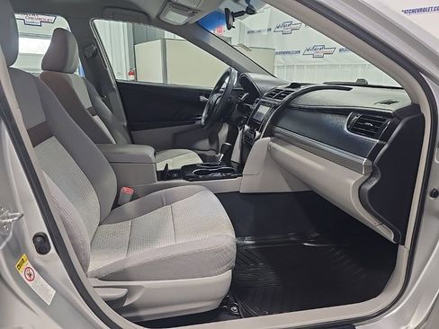 Used 2012 Toyota Camry LE image 28