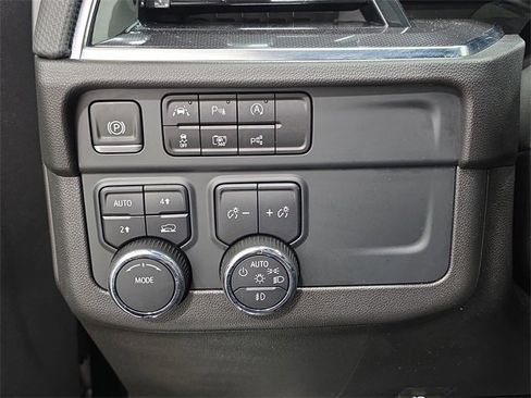 Used 2025 Chevrolet Suburban RST w/ Comfort Package image 26