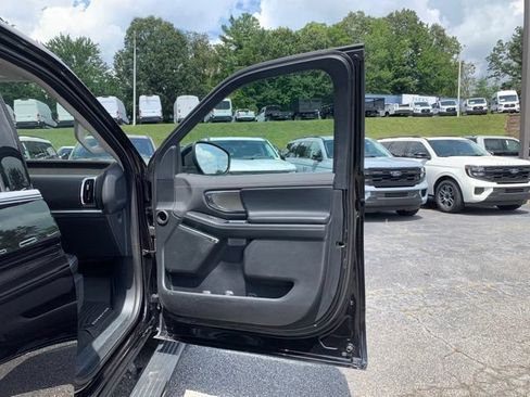 Certified 2025 Ford Expedition Platinum AWD/4WD image 15