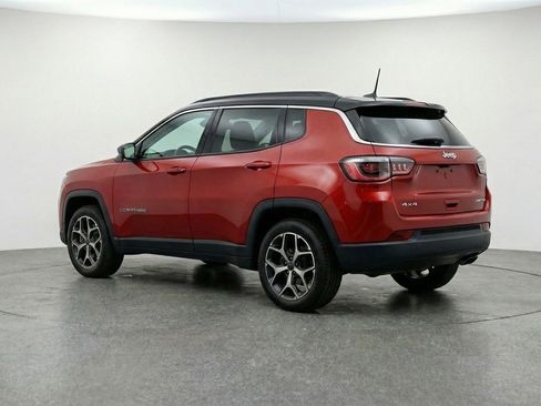 Used 2025 Jeep Compass Limited image 6