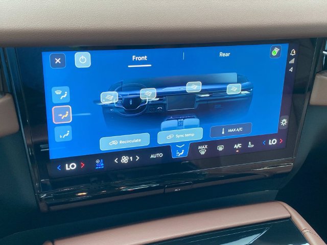 New 2027 Lincoln Navigator Reserve AWD/4WD image 23