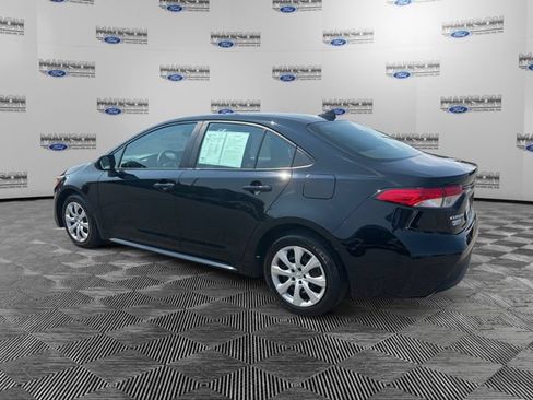 Used 2023 Toyota Corolla LE FWD image 3