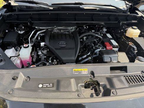 Certified 2024 Toyota Highlander LE FWD image 24