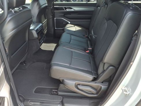 New 2026 Jeep Grand Wagoneer L Limited w/ 8-Passenger Seating Package AWD/4WD image 13