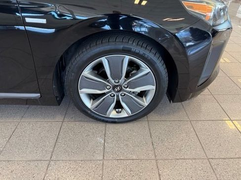 Used 2017 Hyundai Ioniq Limited FWD image 10