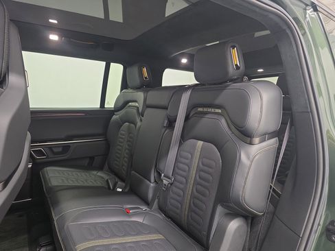 Used 2024 Rivian R1S Adventure AWD/4WD image 21