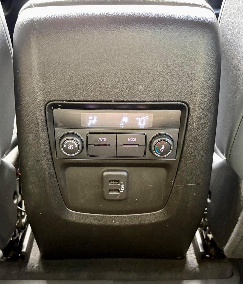 Used 2023 Buick Enclave Essence w/ Experience Buick Package FWD image 13