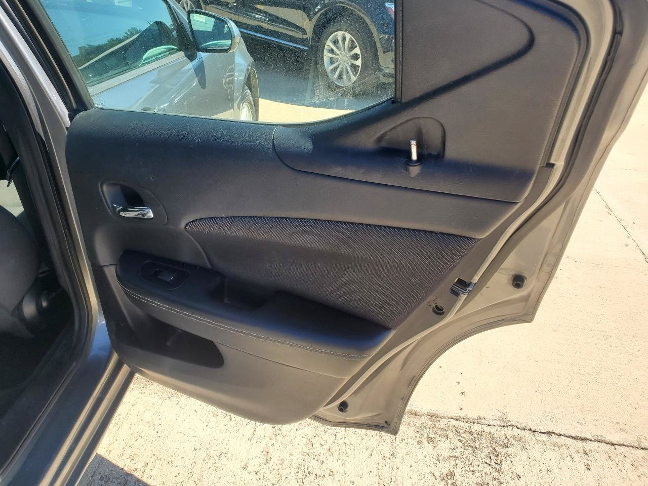 Used 2012 Dodge Avenger SXT FWD image 8