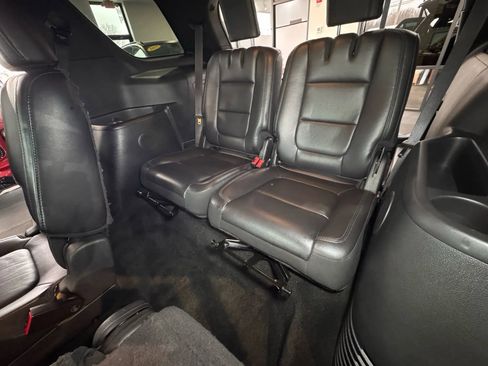 Used 2014 Ford Explorer XLT w/ Equipment Group 202A image 22