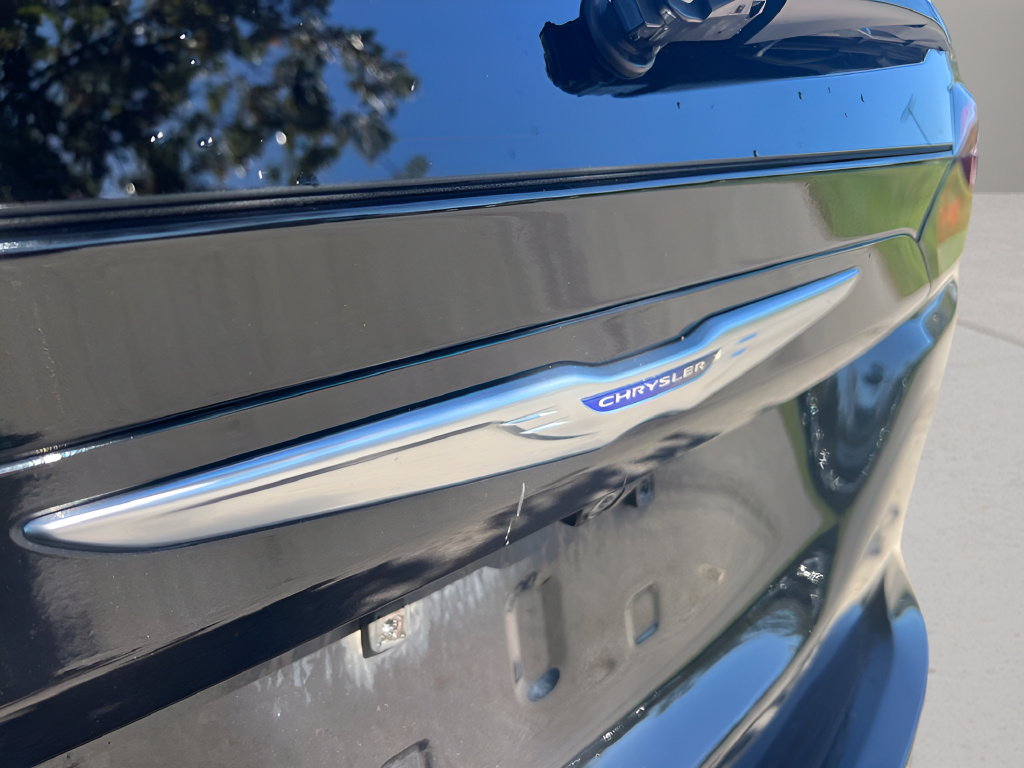 Used 2020 Chrysler Pacifica Touring-L Plus FWD image 37