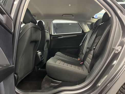 Used 2020 Ford Fusion SE image 34