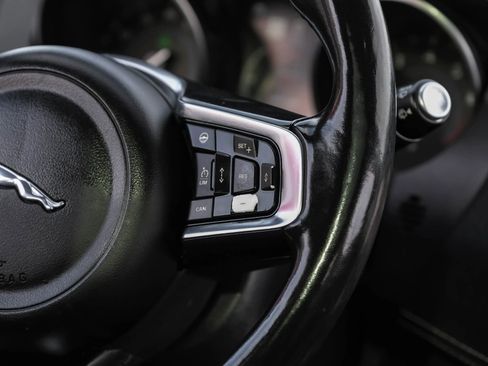 Used 2018 Jaguar F-PACE S image 24