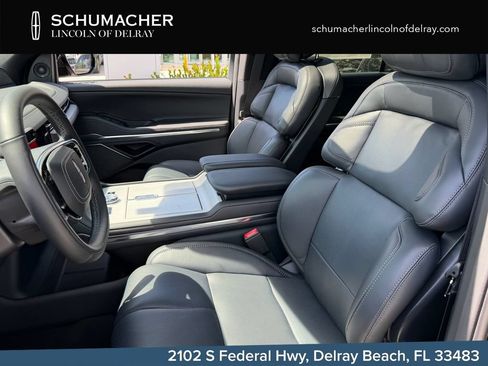 New 2026 Lincoln Navigator Reserve w/ Jet Appearance Package AWD/4WD image 10
