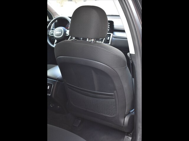 Used 2022 Kia Sorento LX AWD/4WD image 26