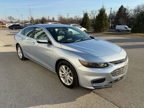 Used 2017 Chevrolet Malibu LT w/ Leather Package image 7