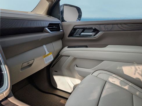 Used 2025 GMC Yukon Denali image 30