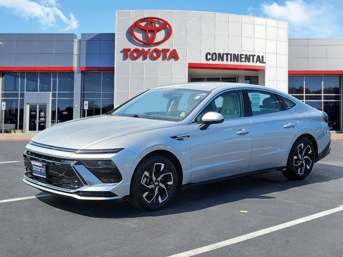 Used 2025 Hyundai Sonata SEL FWD image 3