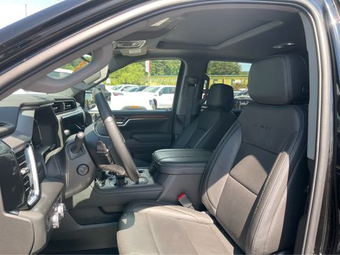Used 2025 GMC Sierra 1500 Denali AWD/4WD image 12