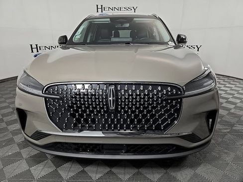 Used 2026 Lincoln Aviator AWD image 3