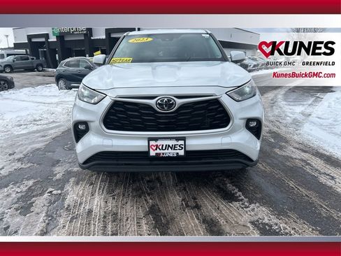 Used 2023 Toyota Highlander LE image 13