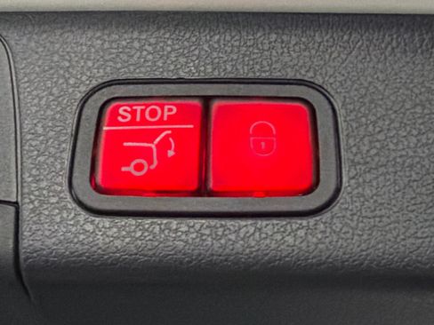 Used 2023 Mercedes-Benz GLB 250 image 17