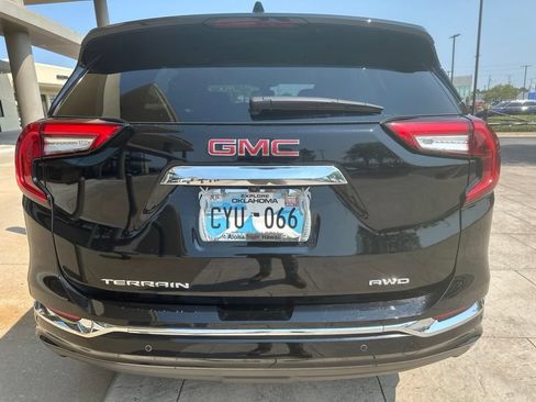 Used 2024 GMC Terrain Denali w/ Denali Premium Package AWD/4WD image 4
