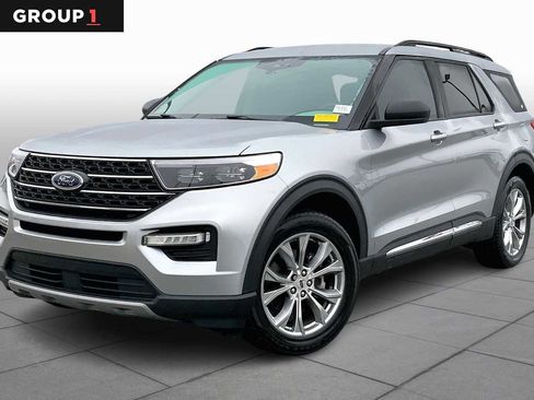 Used 2023 Ford Explorer XLT w/ Equipment Group 202A image 1