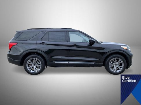 Used 2023 Ford Explorer XLT w/ Equipment Group 202A AWD/4WD image 4